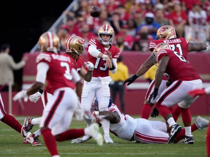 Los 49ers funden a los Giants 30-12 y mantienen invicto