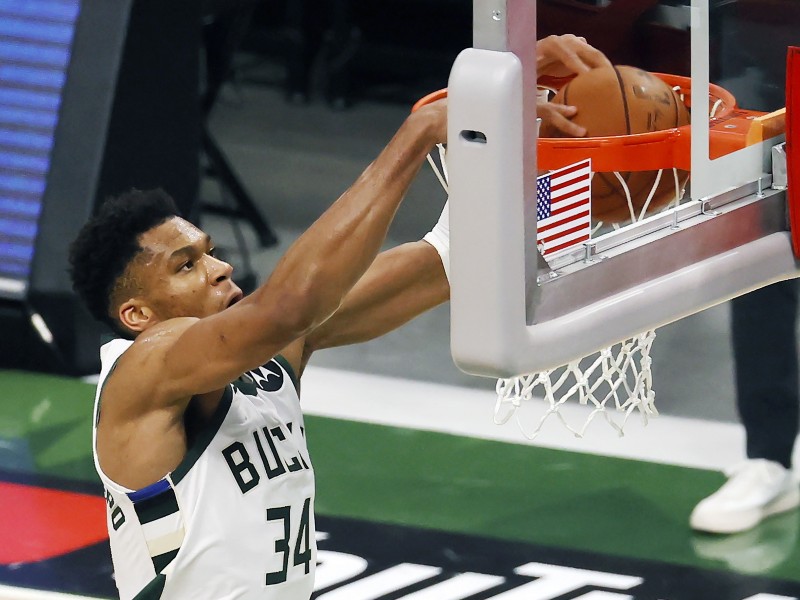 Los Bucks igualan las Finales 109-103