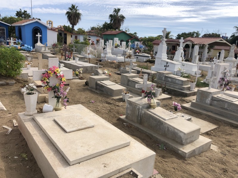 Los Cabos se queda sin espacio los cementerios