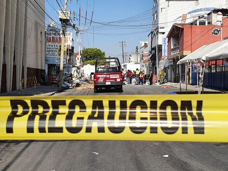 4 muertos por explosión en edificio de Puebla