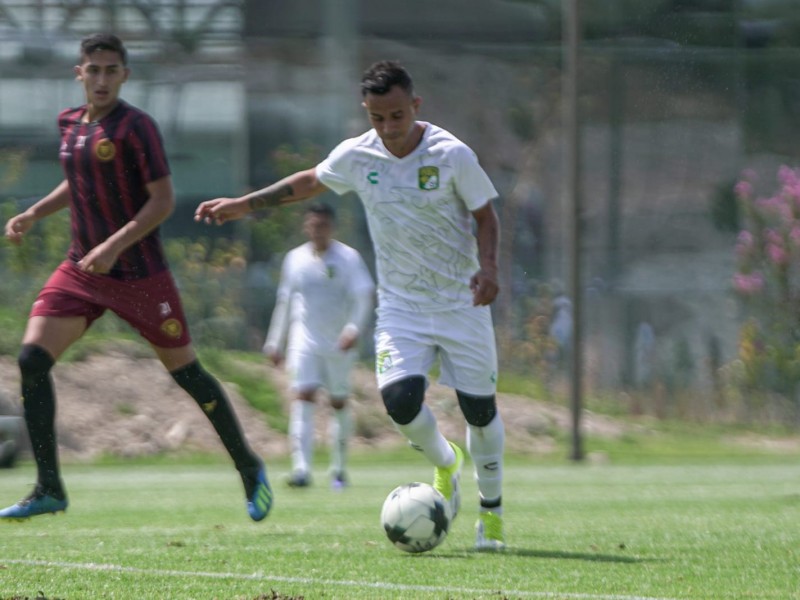 Los esmeraldas derrotan a Leones Negros en pretemporada