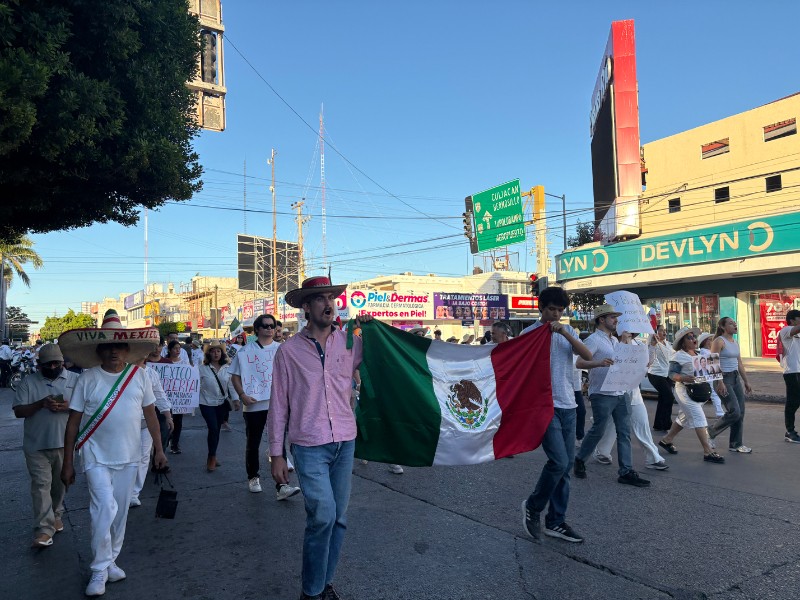 Los Mochis se une a marcha nacional encabezada por la Generación Z