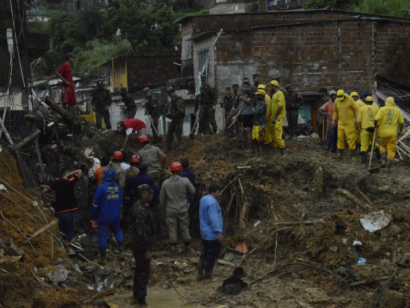 Los muertos por lluvias en Brasil suben a 84