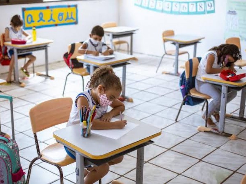 Los padres de familia y alumnos prefieren clases presenciales