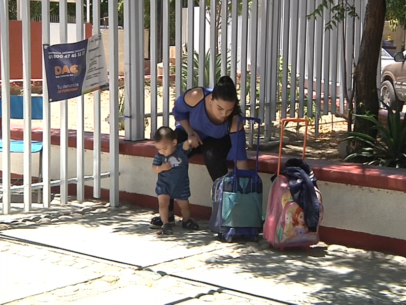 Los pequeños de BCS así apapachan a mamá