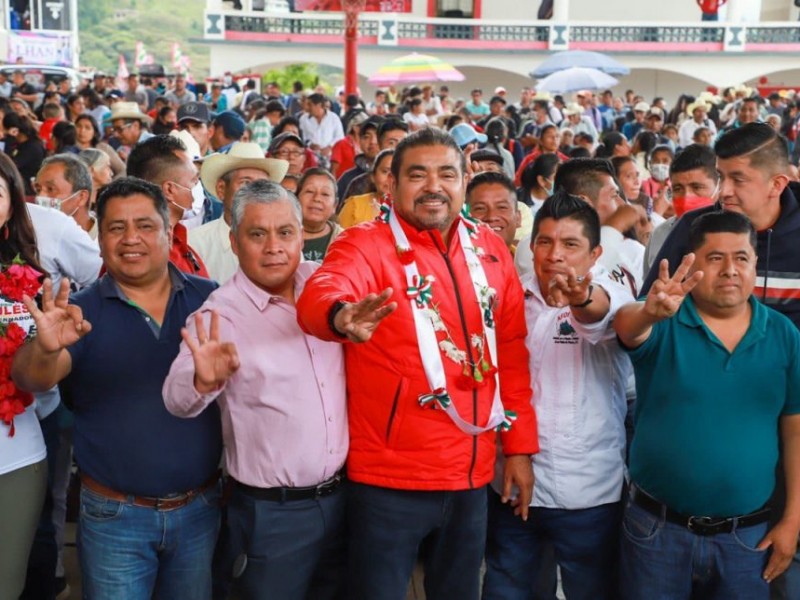 Los pueblos de la Sierra Mazateca van con Alejandro Avilés