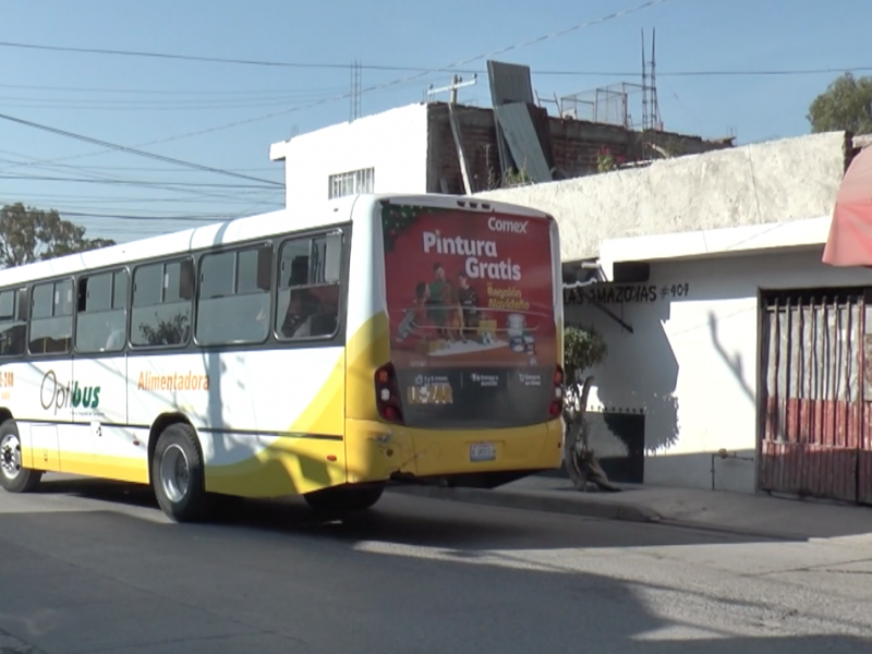 Los vecinos denuncian falta de transporte en el FIG