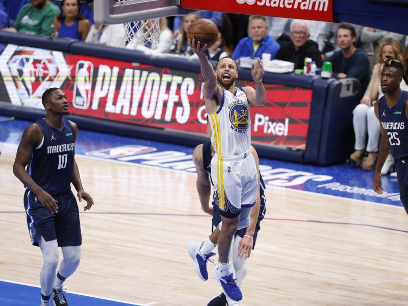 Los Warriors cerca de barrer a los Mavericks