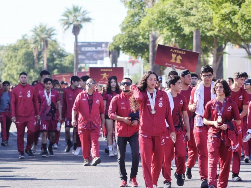 Lucen atletas sonorenses en el desfile de la Revolución Mexicana