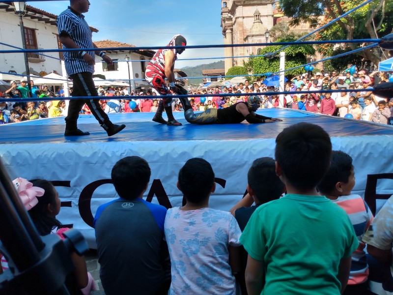 Lucha libre en Valle de Bravo