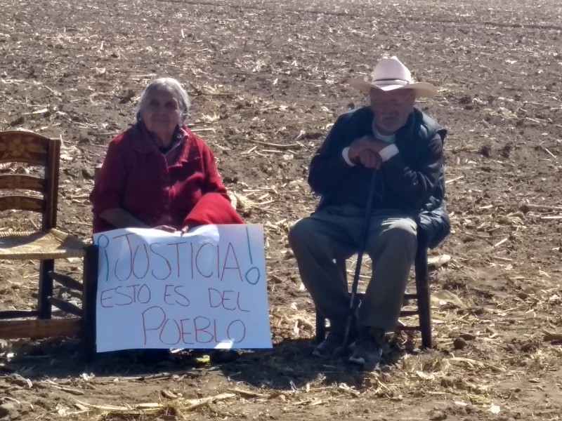 Lucha por terrenos en San Felipe Tlalmimilolpan