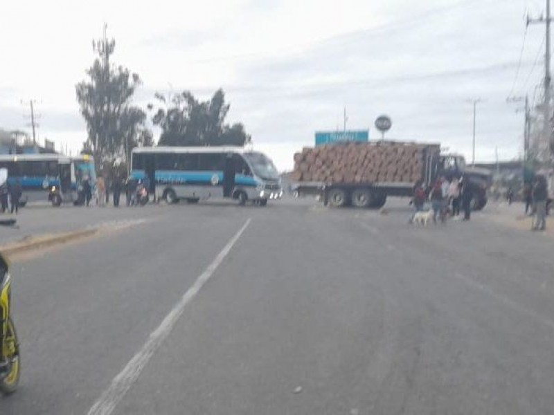 Luego de 3 días de bloqueos en Zaachila carreteras libres