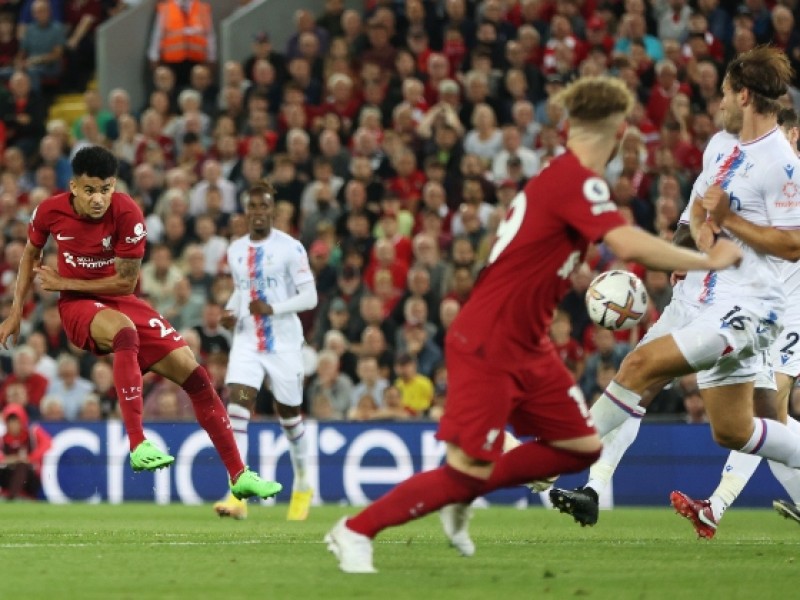 Luis Díaz rescata empate para Liverpool ante Crystal Palace