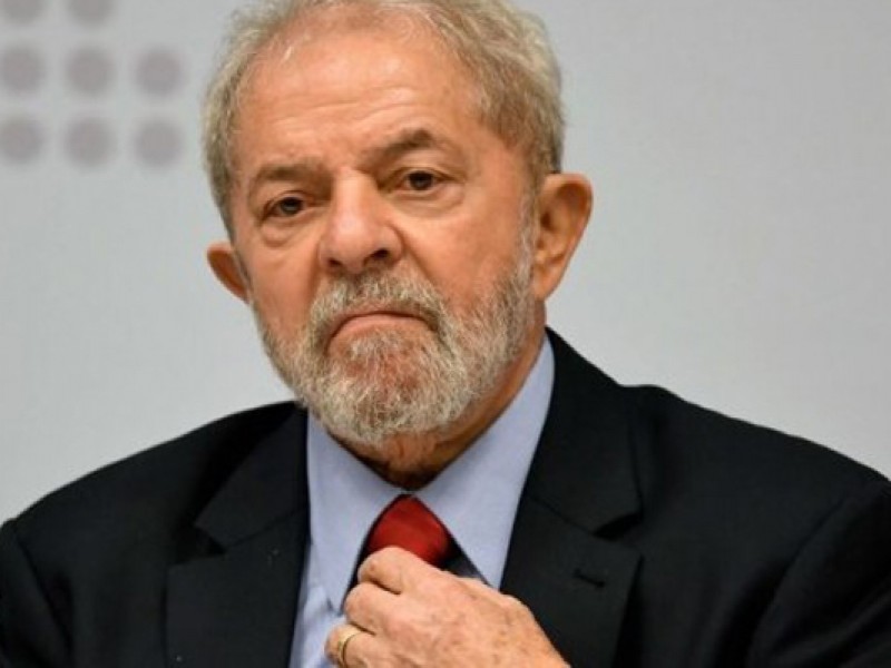 Lula da Silva renuncia a candidatura presidencial