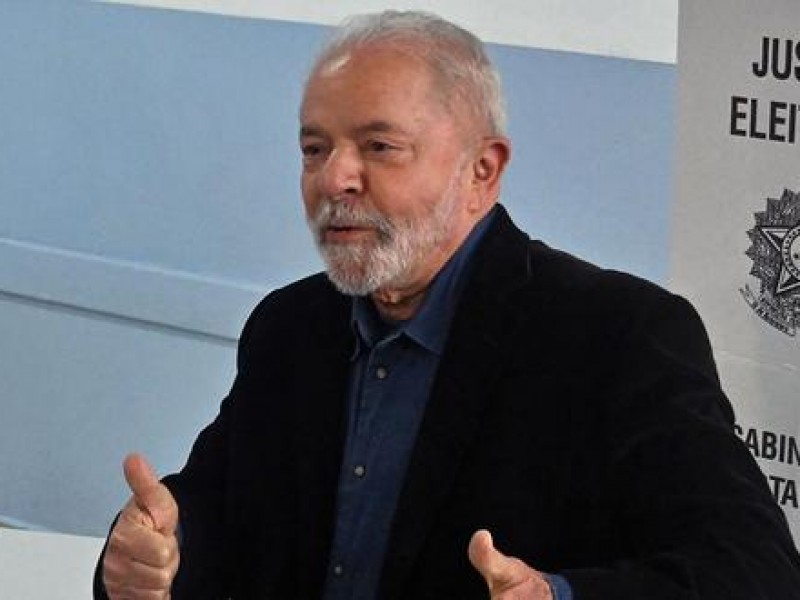 Lula lidera con un 44,42%, según primer escrutinio en Brasil