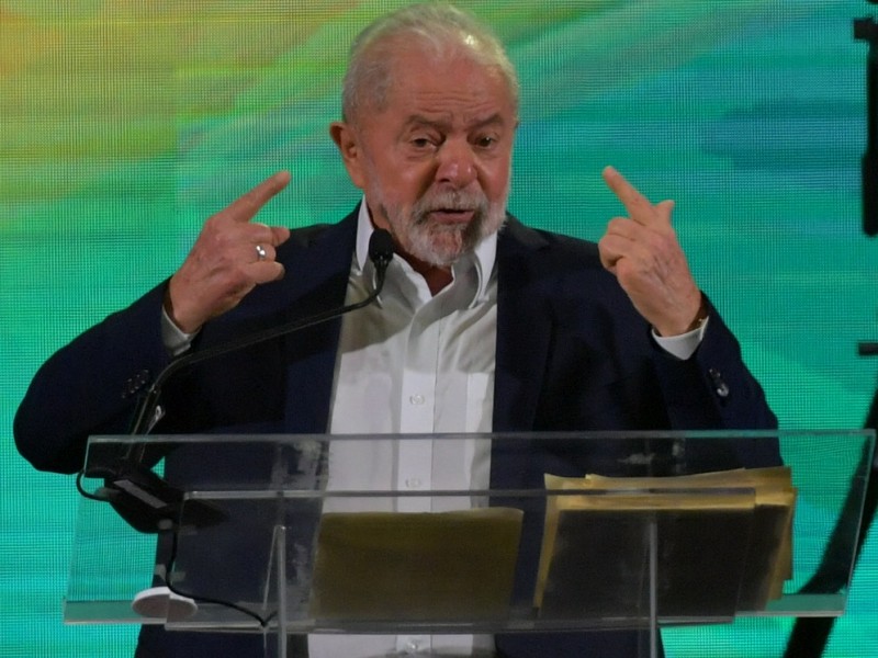 Lula presenta candidatura para elecciones de Brasil