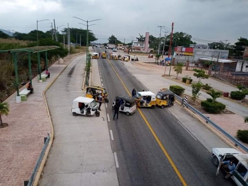 Lunes de bloqueos carreteros en Chiapas