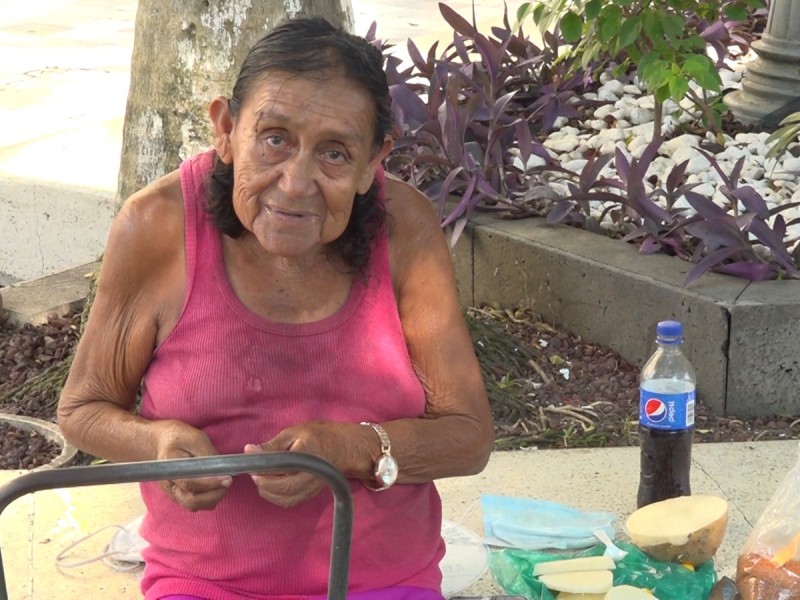 Lupita la vendedora de naranjas más querida