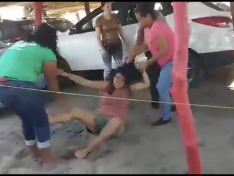 Machetazos y jalones de cabello durante riña en playa alvaradeña