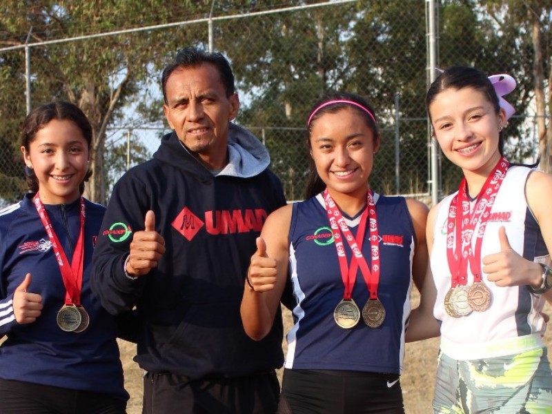 Maderistas, con récord nacional en relevos 4x400 metros