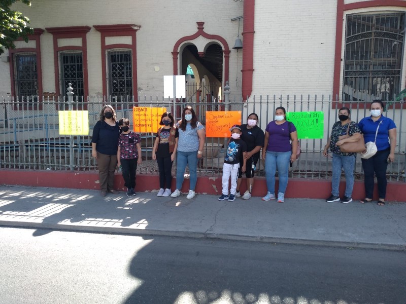 Madres de familia piden que se rehabilite primaria Leona Vicario