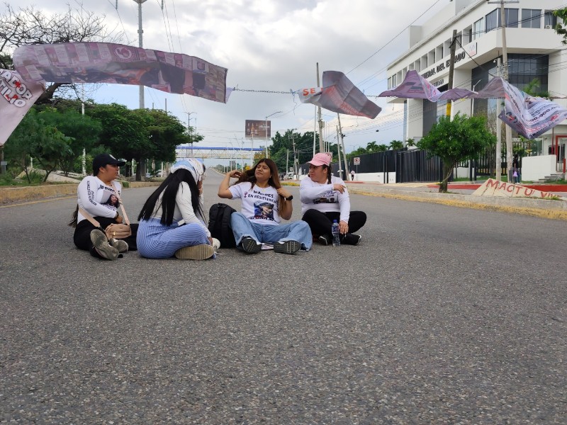 Madres en Resistencia Chiapas, bloquea libramiento norte de Tuxtla Gutiérrez