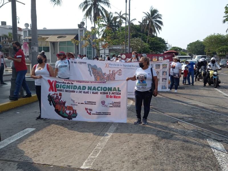 Madres marchan por sus hijos desparecidos en Veracruz