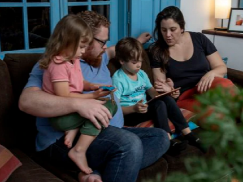 Madres trabajadoras, sin alternativas para el cuidado de sus hijos