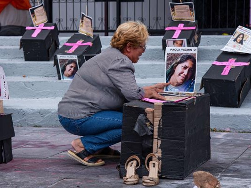 Madres víctimas de feminicidio mantienen plantón en Chiapas