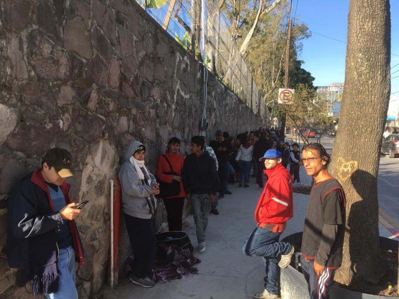 Madrugan tapatíos para disfrutar de Planetario