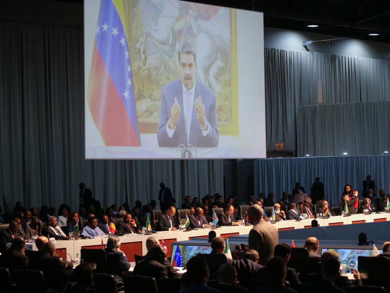 Maduro pide a los BRICS aceptar a países de OPEP