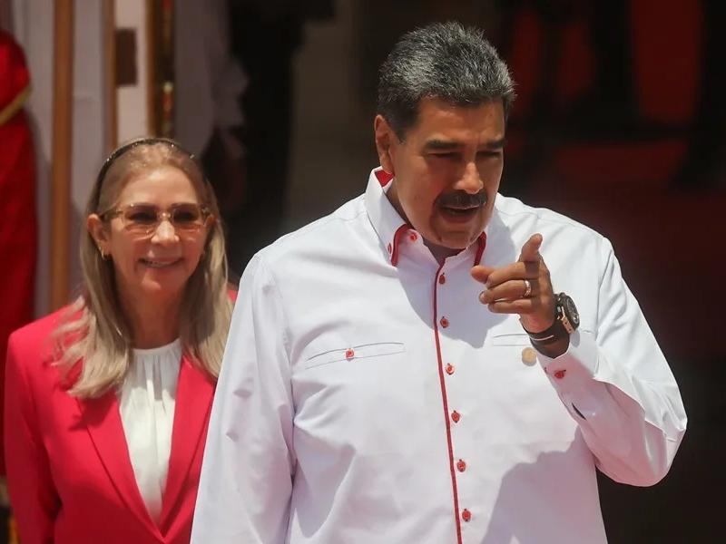 Maduro y Cilia Flores rechazan cargos de tortura; juez aplaza juicio