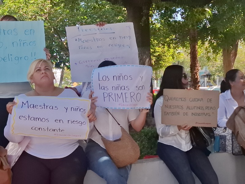 Maestras de Villa Juárez exigen clases virtuales por inseguridad