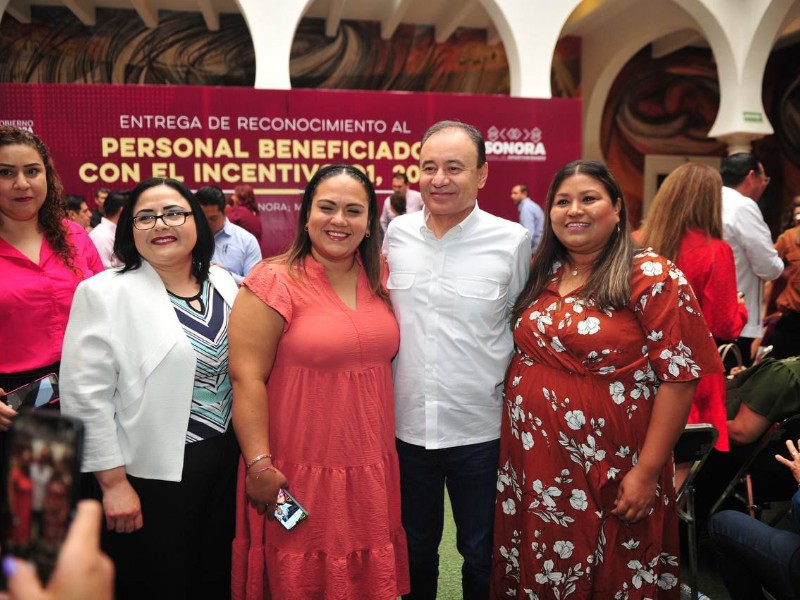 Maestras y maestros de Sonora recibirán aumento salarial del 10%