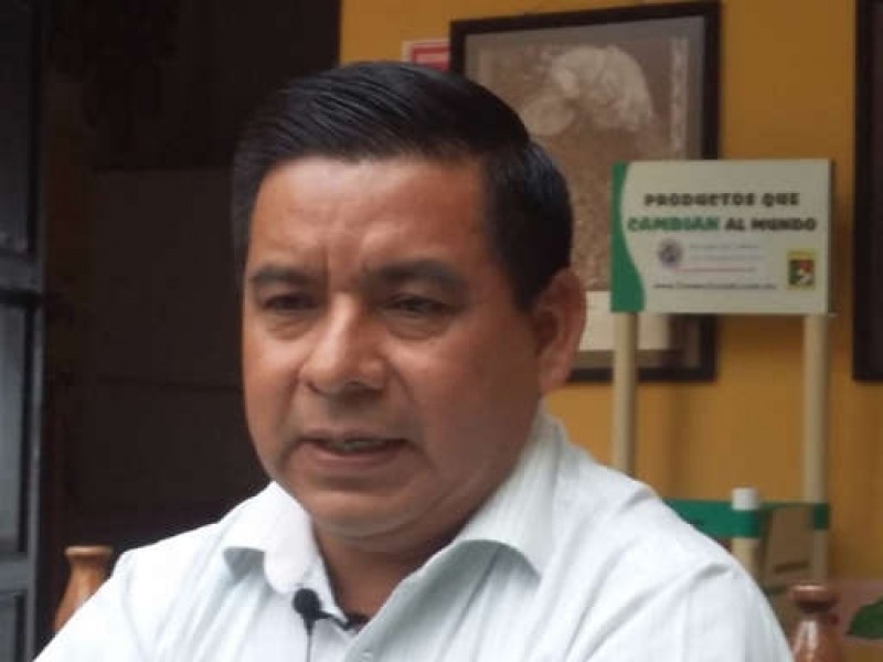 Maestro indígena denuncia persecución política