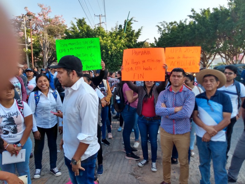 Maestros acreditados se oponen a nueva convocatoria