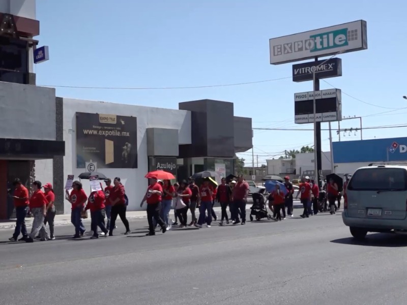 Maestros aprovechan día inhábil para manifestar