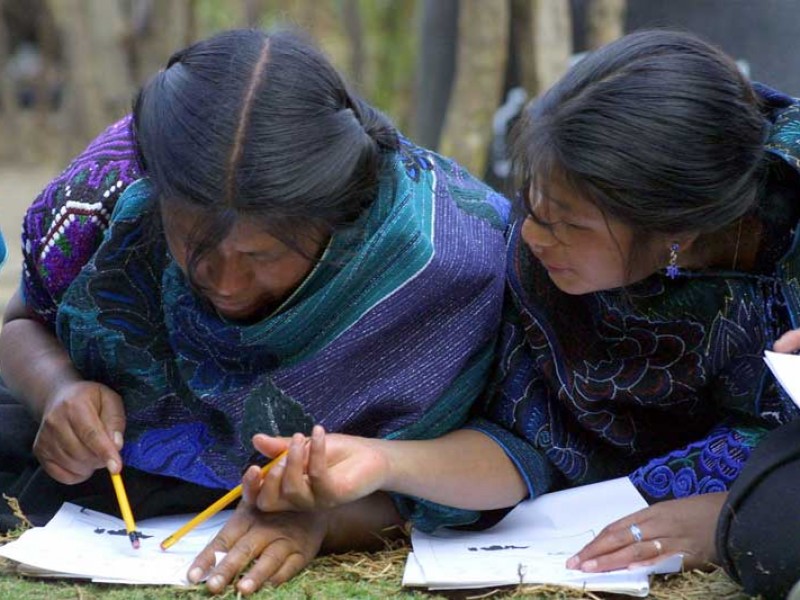 Maestros de Educación Indígena rechazan ampliación de horario.