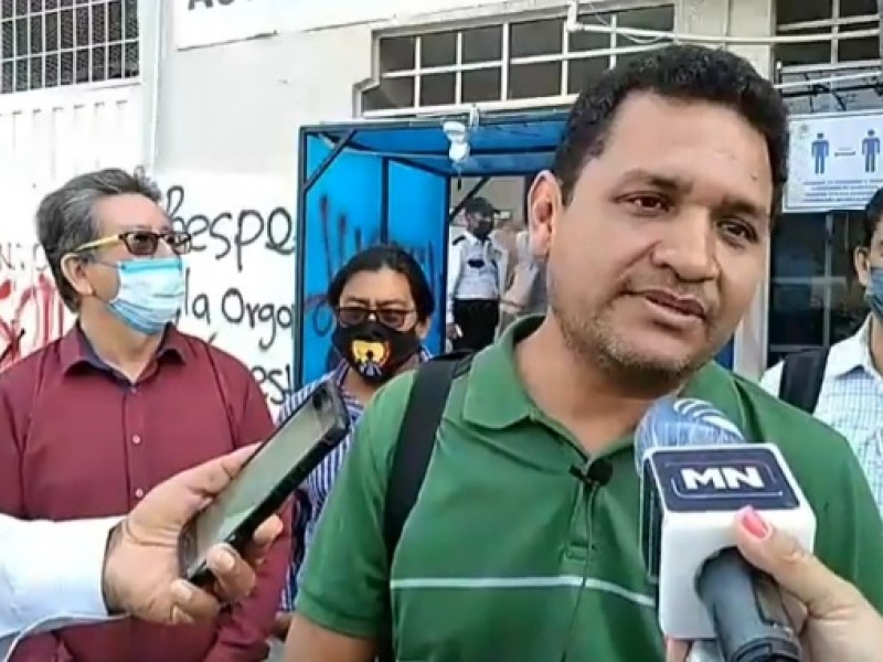 Maestros de escuelas técnicas protestan por fusión de grupos