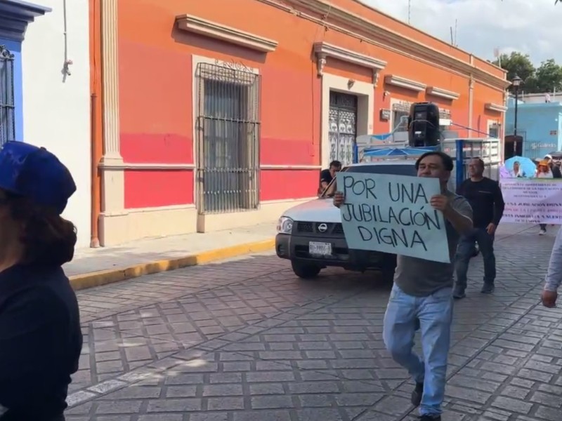 Maestros de SITEM apoyan abrogación de la ley del ISSSTE