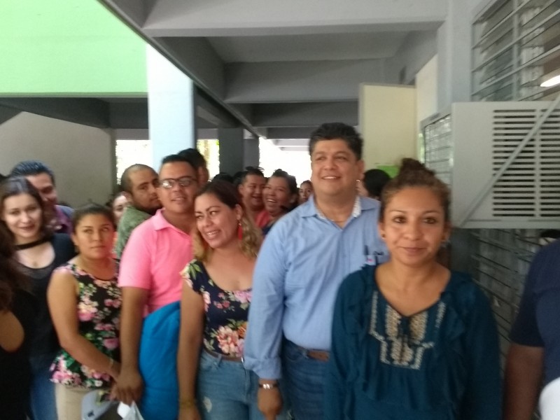 Maestros de telebachillerato exigen pago salarial