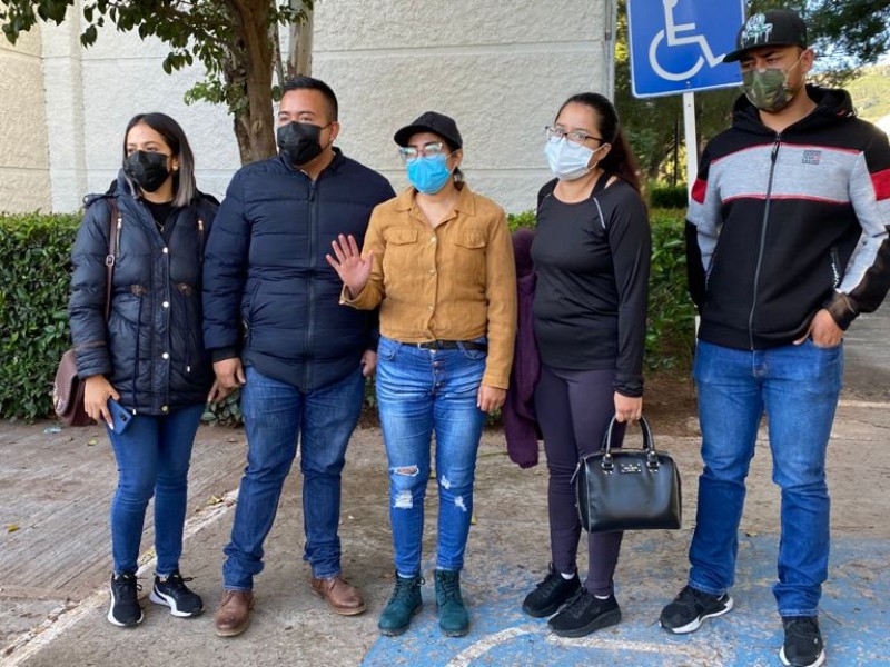 Maestros de telesecundaria piden entrega de plazas