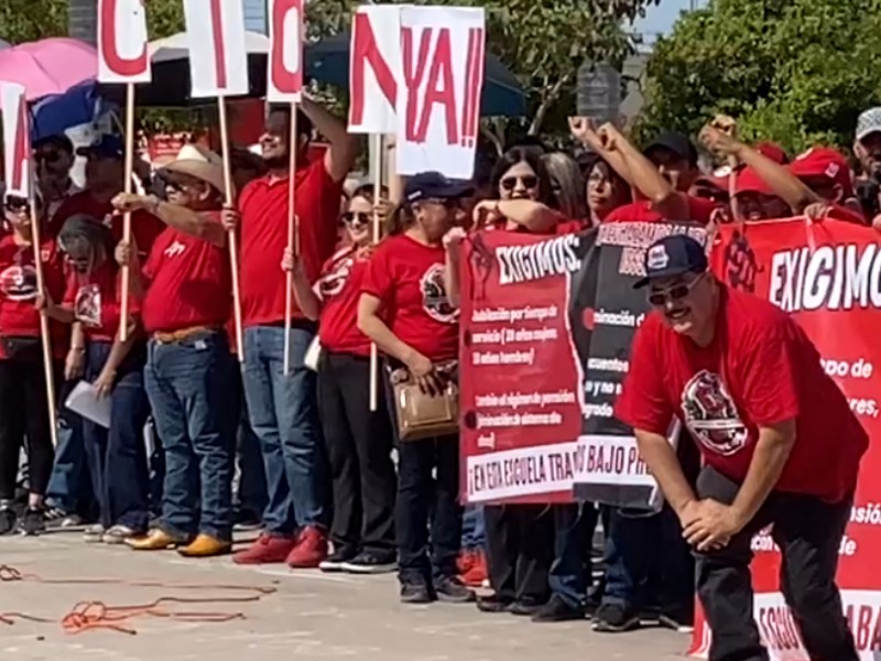 Maestros en Cajeme inician paro indefinido por demandas