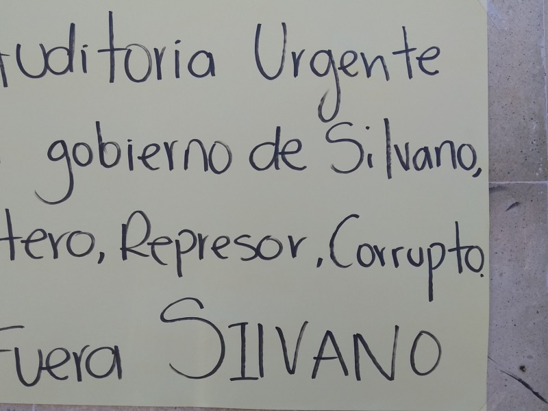 Maestros exigen auditoría para el gobierno michoacano