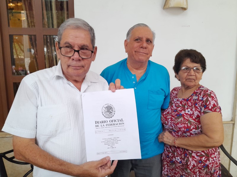 Maestros jubilados exigen pago de seguro de vida