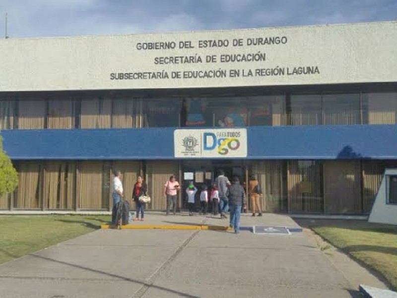 Maestros que cobraban nómina en Durango radican en EU