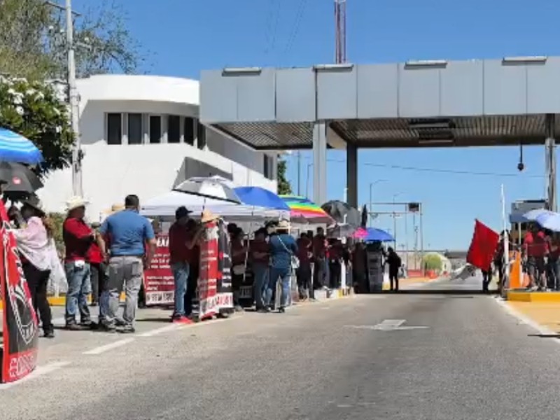 Maestros toman caseta de Esperanza por segunda vez contra Ley ISSSTE 2007
