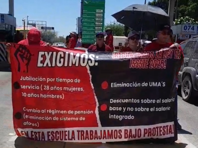 Maestros toman caseta en protesta contra Ley del ISSSTE 2007
