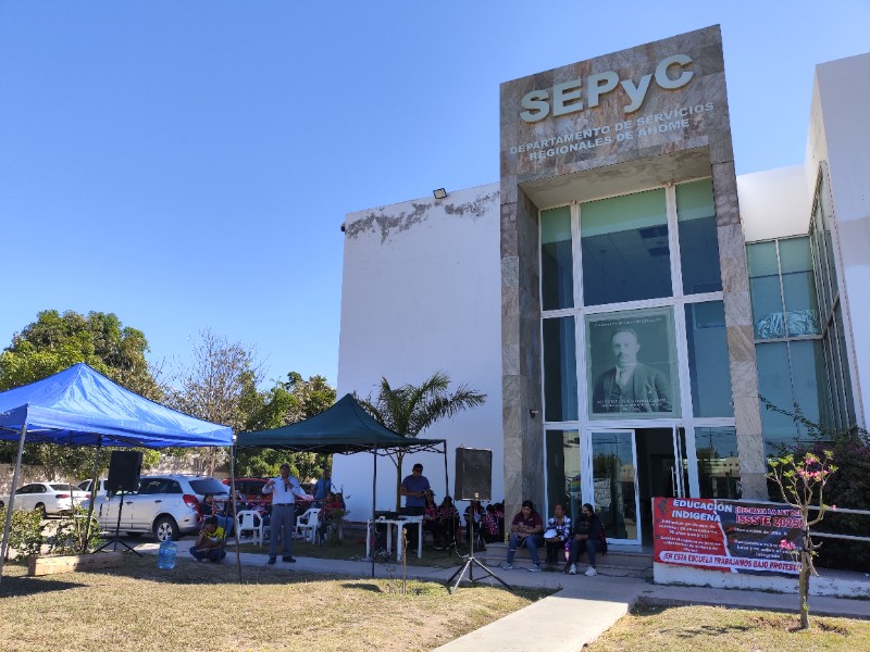 Maestros toman la SEPyC, rechazan la reforma al ISSSTE