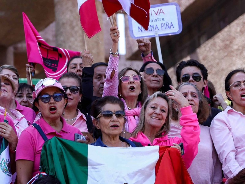 Magistrados cesados se manifiestan en CDMX